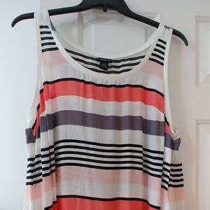 Torrid size 2 hi lo tank